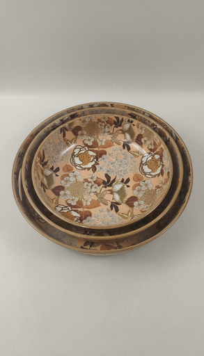 Round Trays